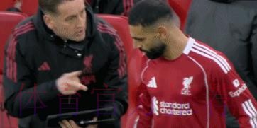 萨拉赫复出送助攻!85天第一次,球迷齐声高歌,名宿发声:留下来 萨拉赫复出送助攻!85天第一次,球迷齐声高歌,名宿发声:留下来